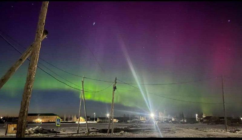 Magnetická bouře přináší severní světla přes východní RuskoPolární záře byla dnes ve?...